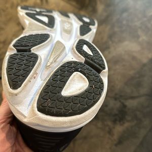 Hoka one one W Bondi 8